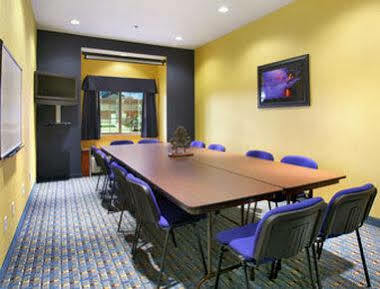 Motel Microtel & - 3*