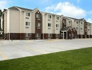 Microtel & - 3* Kearney